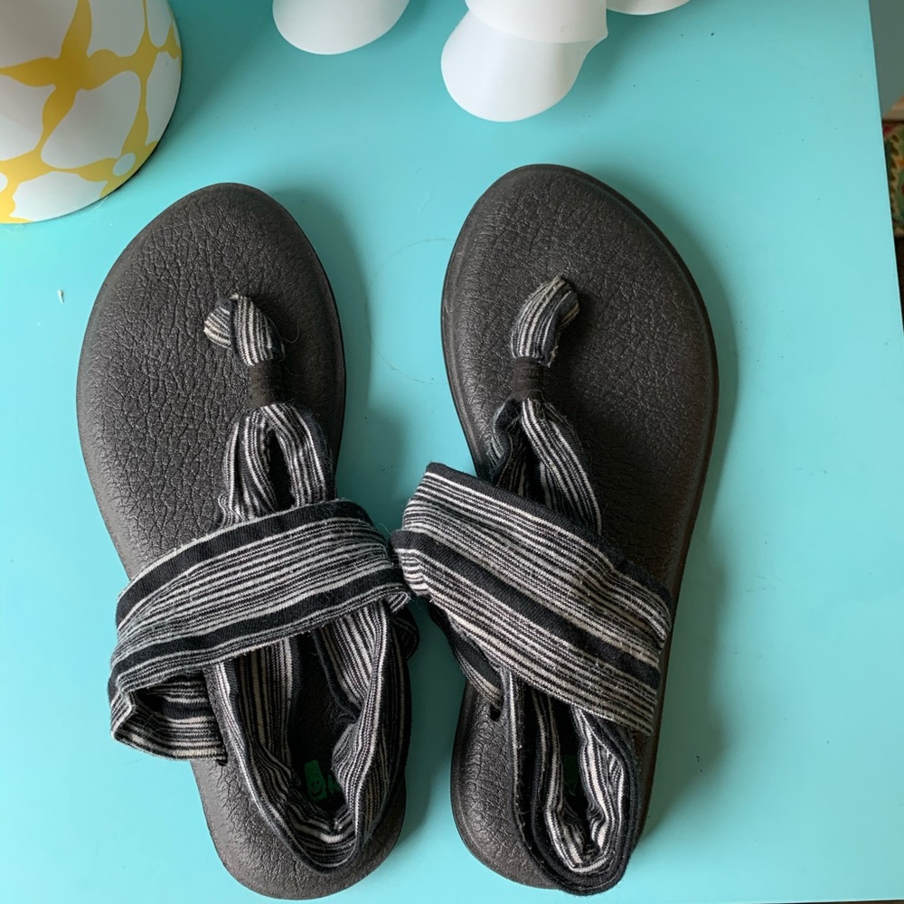 Sanuk sandals